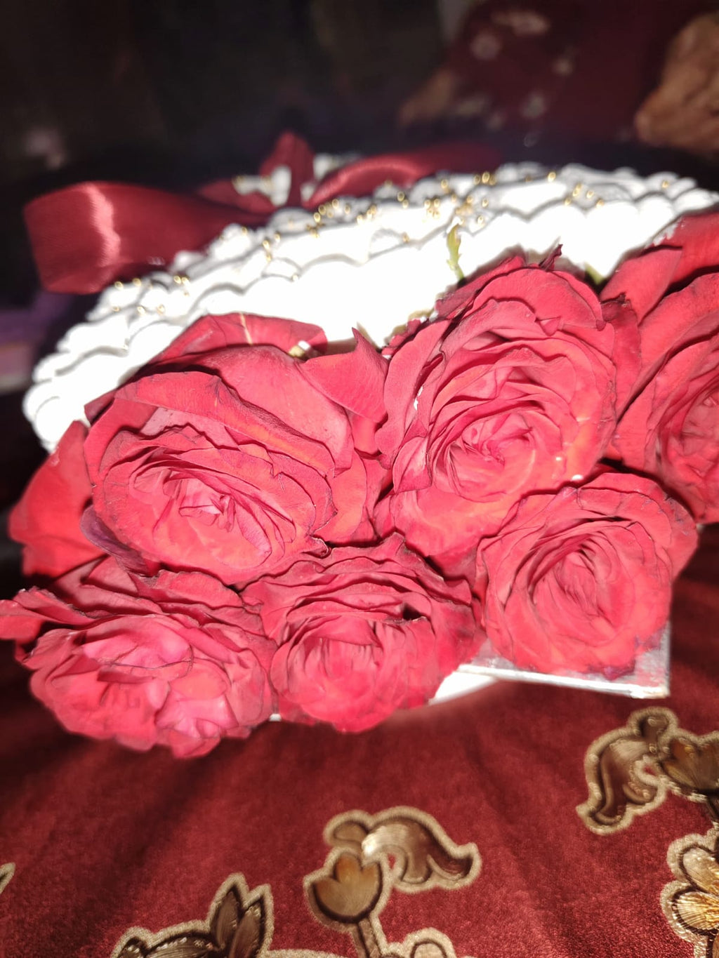 Heart Shape trending flower Luxury Cream Cake – Romantic Special Design