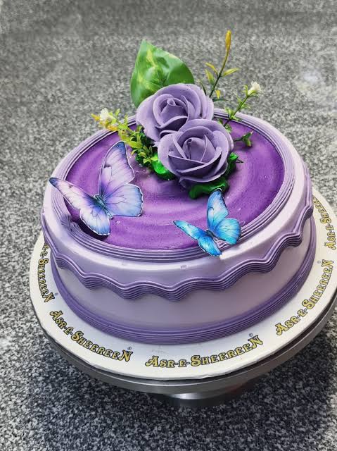 Elegant Floral Lavender Cake – Premium Celebration Design 💜